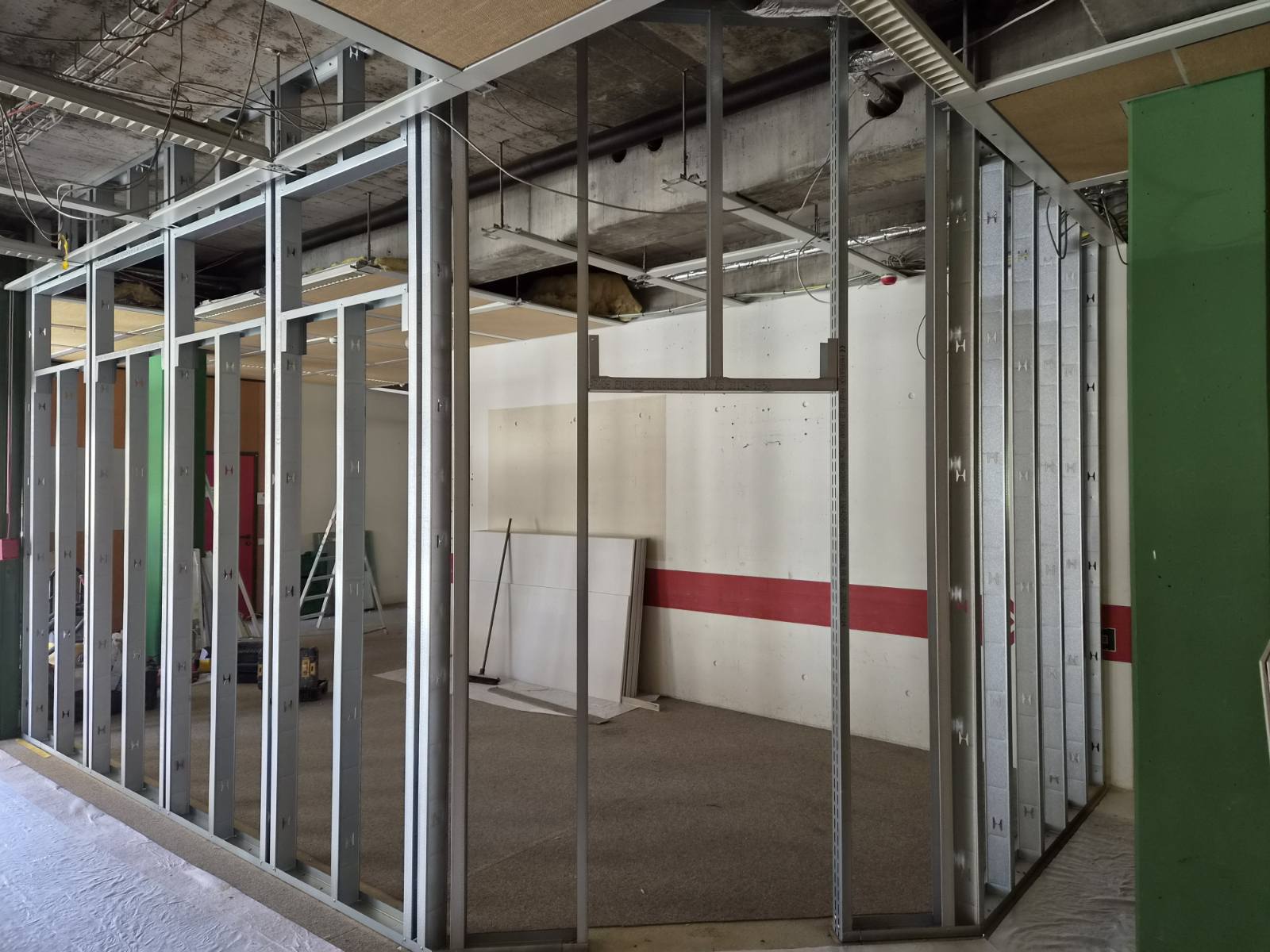 Trockenbau und Schallschutzwände in der Längenfeldschule Ehingen Bild 28